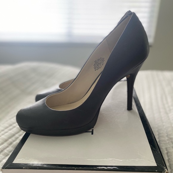 Dark Brown Nine West Pumps 8 - Picture 2 of 4